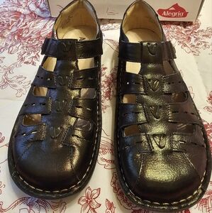 Alegria Women's Bronzy-green Open Work Shoe, Size 40